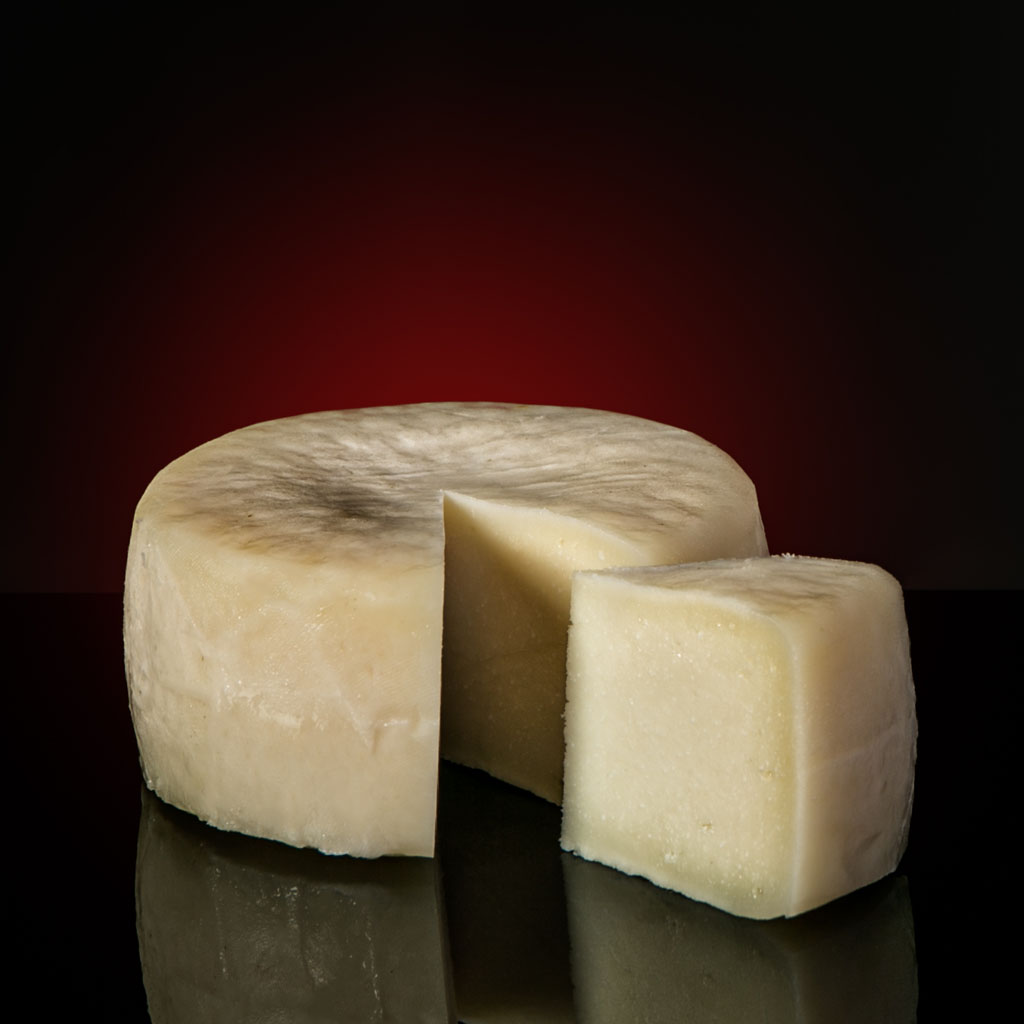 cheese-GOATS-CHEESE-gourmet-food-from-spain-mariscal-sarroca